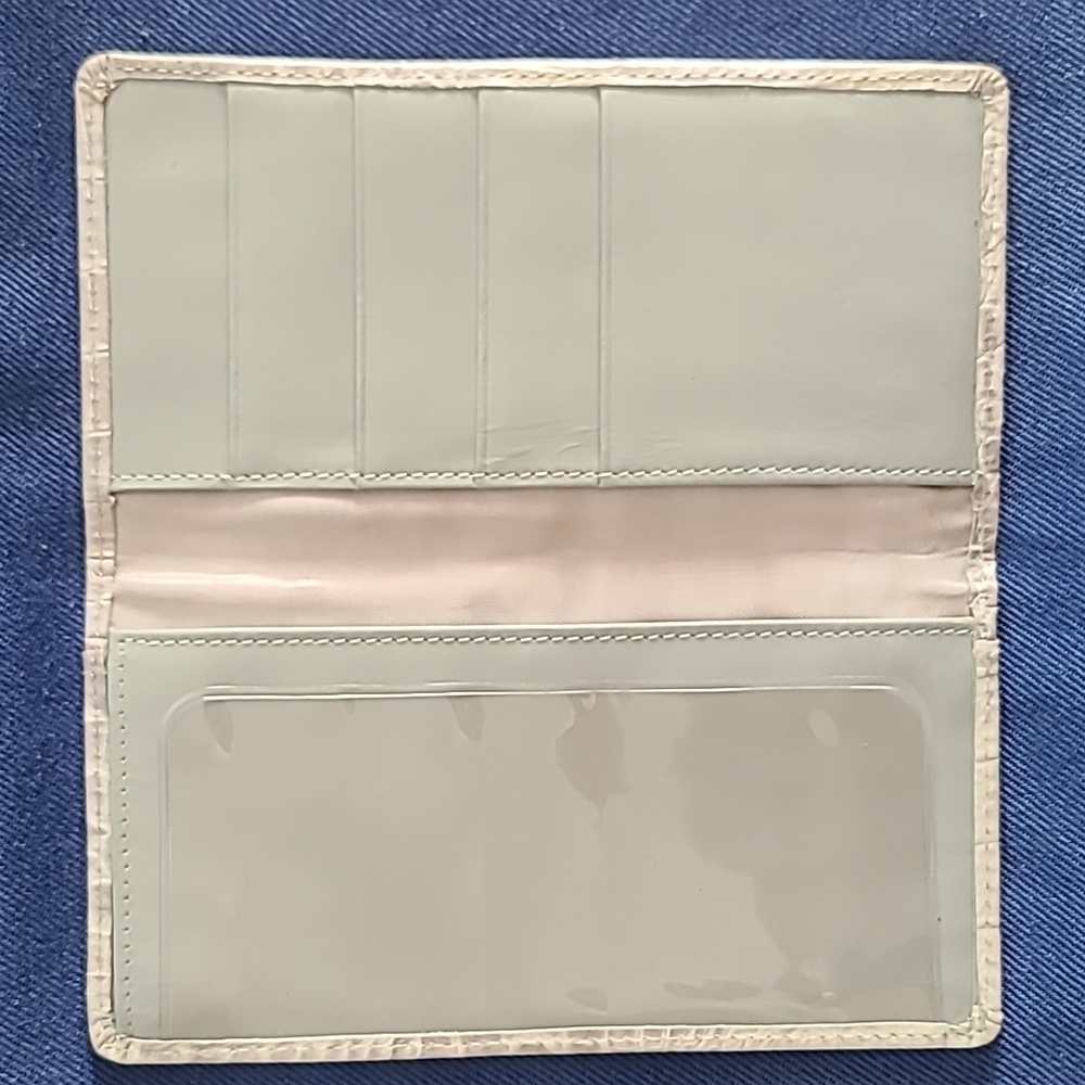Wilsons Leather - croc embossed leather bundle coin pouch & checkbook holder - Picture 5 of 14